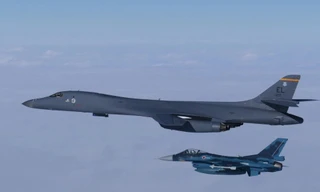 Oanh tạc cơ B-1B của Mỹ lần đầu đồn trú dài ngày tại Nhật Bản