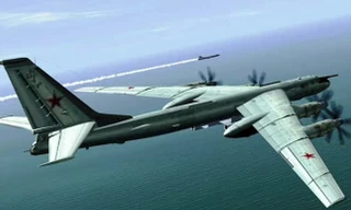 Chín máy bay ném bom chiến lược Tu-95MS cất cánh ở Nga