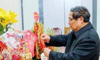 Thủ tướng Phạm Minh Chính dâng hương tưởng niệm cố Tổng Bí thư Nguyễn Phú Trọng