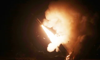 NATO tuyên bố không chặn tên lửa và máy bay không người lái trên bầu trời Ukraine