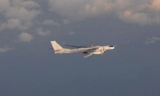 Tiêm kích tàng hình F-35 Na Uy áp sát nhóm máy bay ném bom Nga