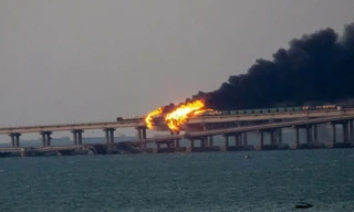 Quan chức Ukraine nói lý do cầu Crimea vẫn đứng vững trước các cuộc tấn công