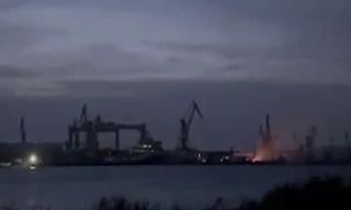 Không quân Ukraine tấn công xưởng đóng tàu Nga ở Crimea 