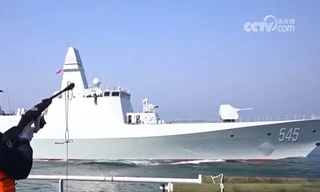 Tàu chiến tàng hình Type 054B của Trung Quốc tham gia tập trận sau 2 tháng biên chế