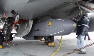 Pháp lên kế hoạch chuyển tên lửa tầm xa cùng hàng trăm quả bom cho Ukraine