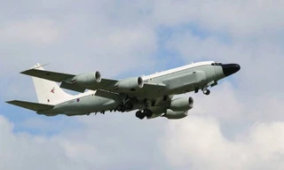 Máy bay trinh sát và máy bay chiến đấu NATO xuất hiện gần Crimea 