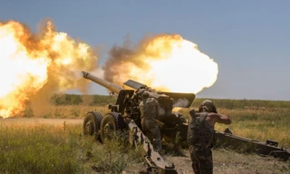 Uy lực lựu pháo 2A36 Giatsint-B của quân đội Nga