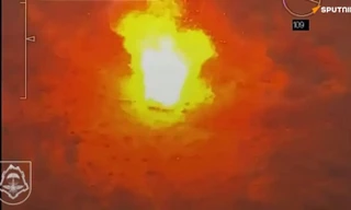 Xe tăng Ukraine bốc cháy dữ dội sau cuộc tấn công chính xác của tên lửa Nga