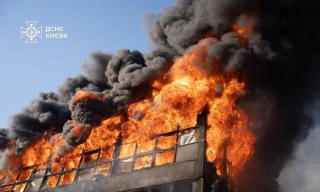 Tên lửa và máy bay không người lái tấn công Ukraine
