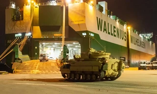 Mỹ chuyển xe chiến đấu bộ binh Bradley đến Ukraine 