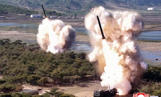 Chủ tịch Triều Tiên Kim Jong-un trực tiếp giám sát cuộc tập trận phản công hạt nhân