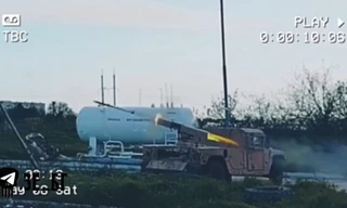 Ukraine triển khai tên lửa dẫn đường APKWS trên khung gầm xe Humvee 