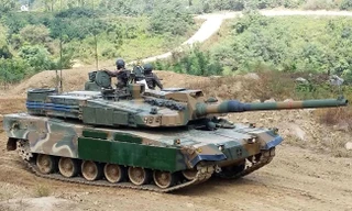 Ba Lan triển khai 'báo đen' K2 gần biên giới với Nga