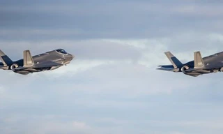 Hai chiến đấu cơ tàng hình F-35 xuất kích bảo vệ không phận Ba Lan