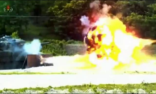 Triều Tiên lần đầu phô diễn hỏa lực của xe tăng thế hệ mới 