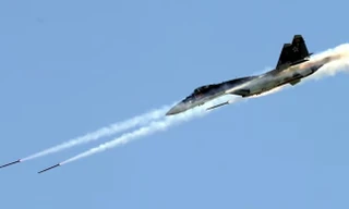 Ukraine tung video bắn cháy chiến đấu cơ Su-35 của Nga