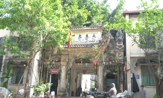 Độc đáo 'phố cổng làng' hàng trăm năm tuổi giữa lòng Thủ đô