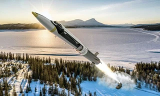 Ukraine vừa kêu hết tên lửa ATACMS, Mỹ tính viện trợ bom tầm xa GLSDB 