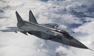 Tiêm kích MiG-31 Nga chặn máy bay không người lái Mỹ trên Biển Đen