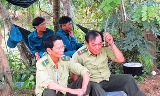 Lực lượng chức năng tăng cường chốt chặn không cho người dân khai thác vàng tự phát.