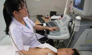 Dùng hormon thay thế có bị ung thư vú?