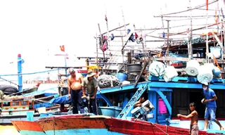 Giàu lên từ Hoàng Sa, Trường Sa