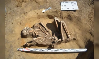 Phát hiện bộ xương 7.000 năm tuổi được bảo quản hoàn hảo ở Ba Lan 