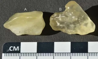 Tìm ra nguyên nhân khiến thủy tinh có màu vàng kỳ lạ ở sa mạc Libya