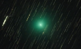 ‘Sao chổi quái vật’ cỡ một thành phố đang hướng tới Trái đất 