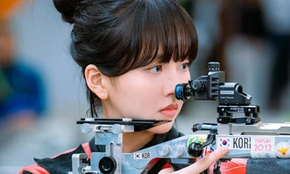 'Sao nhí quốc dân' khiến cộng đồng mạng 'há hốc mồm' vì tài bắn súng