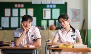 Jung Jinyoung và Dahyun của TWICE khiến mỗi ngày đều như Valentine