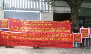 Khách hàng Petro Landmark treo bảng đòi nhà