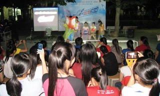 Thí sinh hào hứng trong đêm văn nghệ. Ảnh: Nguyễn Huy