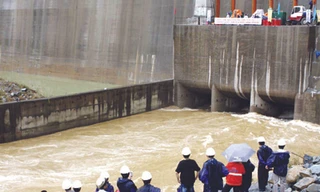 Thủy điện Sông Tranh 2 đóng cửa tích nước nhưng vẫn còn 29 hộ dân chưa di dời khỏi lòng hồ