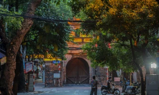 Lạ lẫm hình ảnh Ô Quan Chưởng 'cửa đóng then cài' ngày giãn cách xã hội