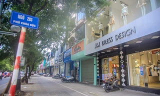 Các tuyến phố thời trang Hà Nội đìu hiu trong ngày mở cửa trở lại