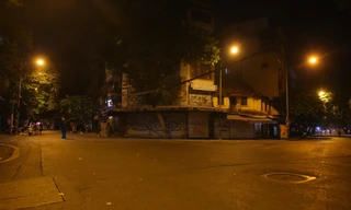 Hình ảnh trái ngược chỉ trong vài giờ tại phố Hàng Mã đêm Trung thu