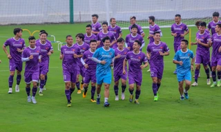 Văn Hậu, Trọng Hoàng làm ‘khán giả’ trong buổi tập đầu tiên của ĐT Việt Nam