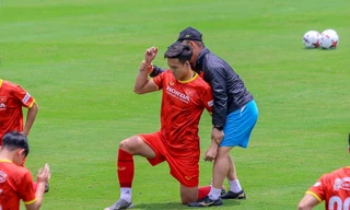 HLV Park Hang Seo 'cầm tay chỉ việc' cho các học trò