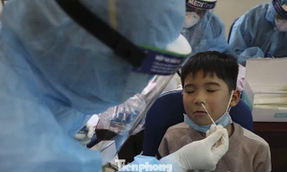 Khẩn cấp lấy mẫu xét nghiệm 1.500 học sinh trường tiểu học Xuân Phương - Hà Nội