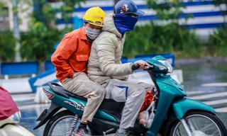 Trời trở rét dưới 20 độ, người Hà Nội 'run run' trong cái lạnh đầu mùa