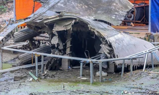 Tu sửa hồ chứa xác pháo đài bay B52 ở Hà Nội