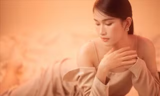 Á hậu Phương Anh gây 'ngỡ ngàng' cư dân mạng nhờ khả năng ngoại ngữ cực 'đỉnh'