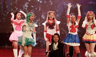 MisThy hóa Thủy Thủ Mặt Trăng, Đồng Ánh Quỳnh làm Tuxedo Mặt nạ