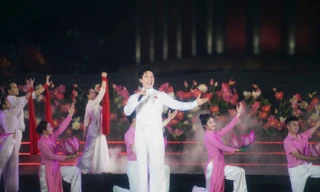 Anh Tú tự hào khi được trình diễn ca khúc tự sáng tác "Người là Hồ Chí Minh"