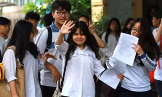 Đề thi chuyên Ngữ văn lớp 10 tại Hà Nội: Cuộc sống của bạn là đường chạy nào?