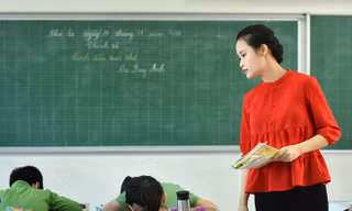 GS Trần Hồng Quân đề xuất lương giáo viên bằng lương lực lượng vũ trang