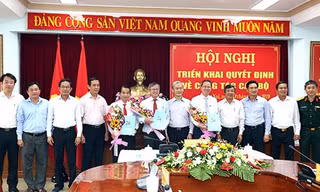 Lãnh đạo tỉnh Đồng Nai chúc mừng các đồng chí được Ban Bí thư chuẩn y chức vụ mới.