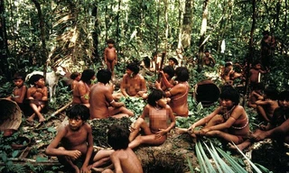 Bộ tộc nào nơi đàn ông mặc váy và thi sắc đẹp