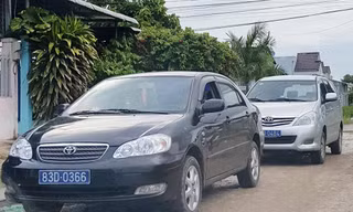 Việc dùng ôtô phục vụ các chức danh không có tiêu chuẩn sử dụng xe; dùng xe cho mục đích cá nhân sẽ bị phạt tiền từ 1-20 triệu đồng. Ảnh: Việt Tường.